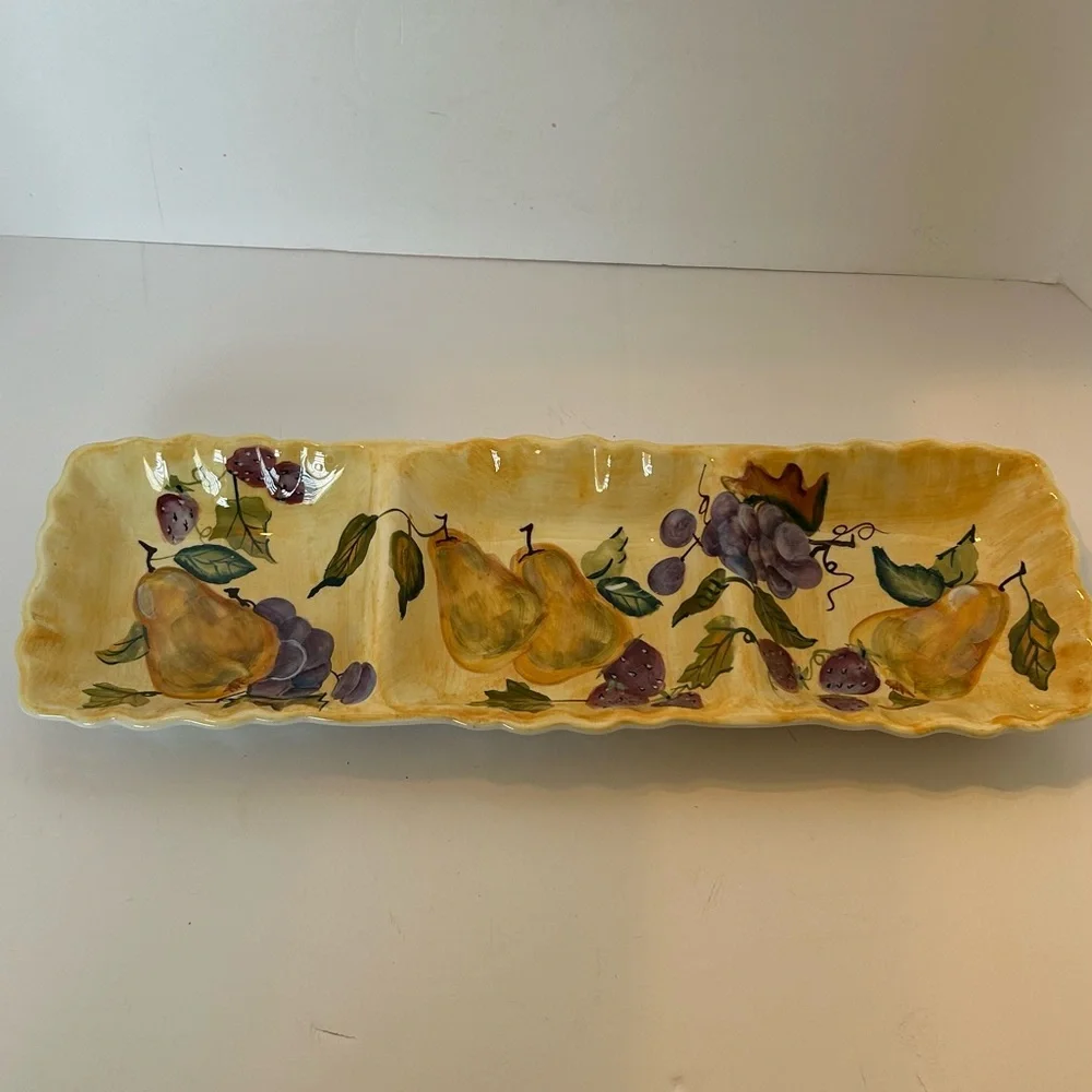 ZRIKE 3 SECTION FRUIT AND‎ LEAF DIVIDED SERVING DISH - PEARS, GRAPES, STRAWBERRY